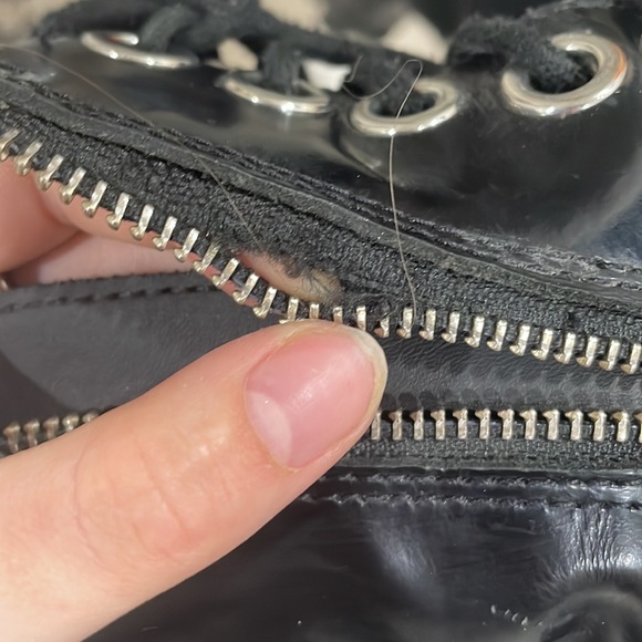 Dr. martens size 7 women’s in good condition Lite scuffing - Picture 5 of 5